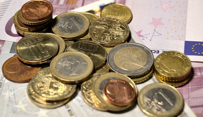 Lituania vrea să adere la euro în 2015 - banileimonedeeuro18987800-1390990018.jpg