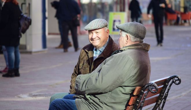 Guvernul alocă bani pensionarilor, pentru plata căldurii, în această lună - banipentrupensionari-1641137016.jpg