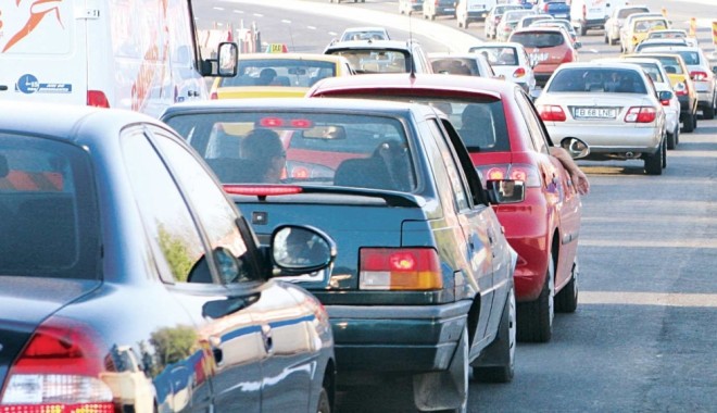 Șoferi, atenție! Trafic bară la bară în zona Dacia - bara-1383314643.jpg