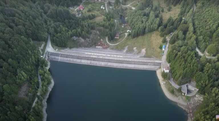 Alertă la un baraj vechi de 50 de ani! Betonul începe să cedeze, iar mai multe localități sunt în pericol - baraj-pericol-1744883629.jpg