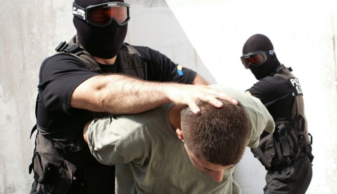 Bărbat din Mangalia, dat în urmărire internațională. Polițiștii l-au reținut - barbat-1518629107.jpg