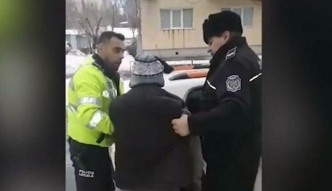 Un bărbat a primit o amendă uriașă pentru că a dat zăpada de pe trotuar