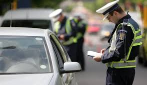 Bărbat prins de polițiști conducând fără permis pe bulevardul Aurel Vlaicu