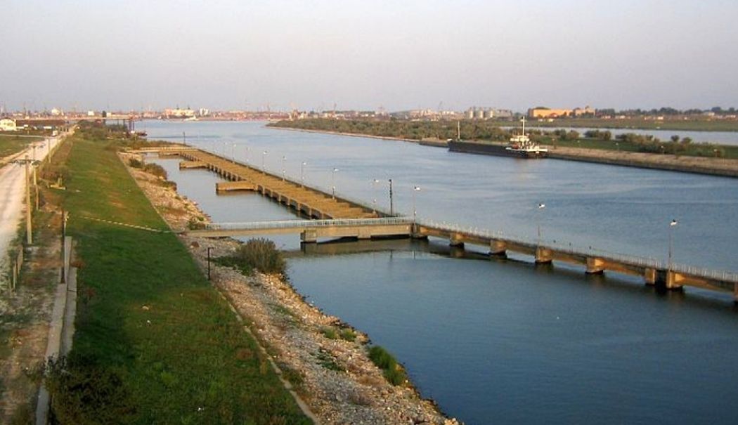Bărbat găsit înecat în Canalul Dunăre-Marea Neagră, aproape de Medgidia - barbat-inecat-1714761602.jpg