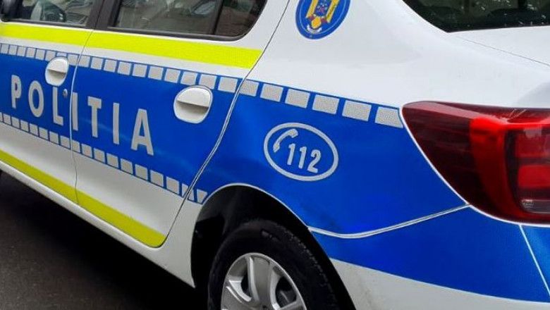 Bărbat din Năvodari, săltat de polițiști pentru că i-a distrus vecinului său,  mai multe bunuri - barbat-saltat-de-politisti-1721571122.jpg