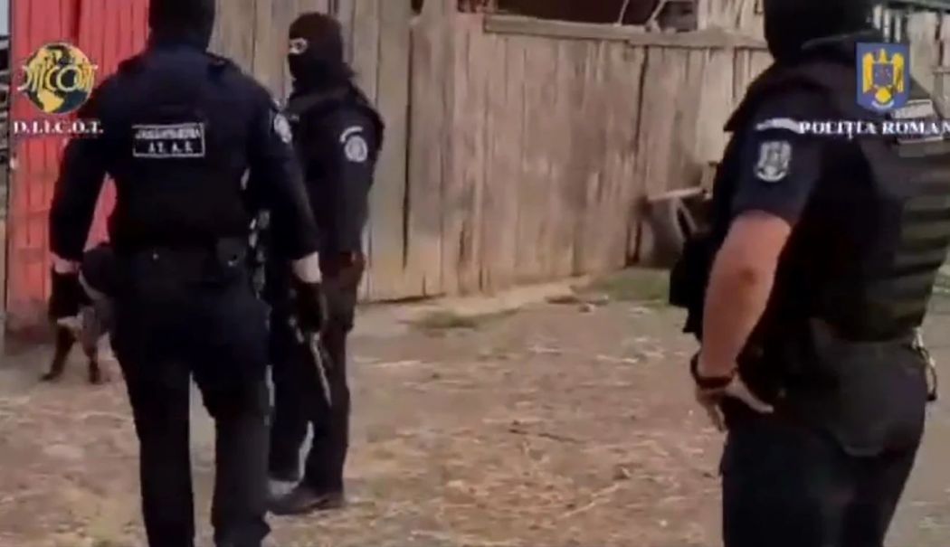 Un bărbat lua oameni cu forța și îi transforma în sclavi. Poliția a intervenit - barbat-transforma-oamenii-in-scl-1723642992.jpg