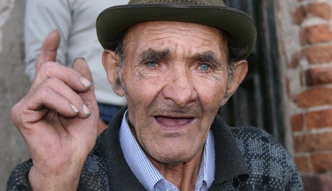 Cum ar putea trăi bărbații mai mult decât femeile - barbatbatrana-1358518745.jpg
