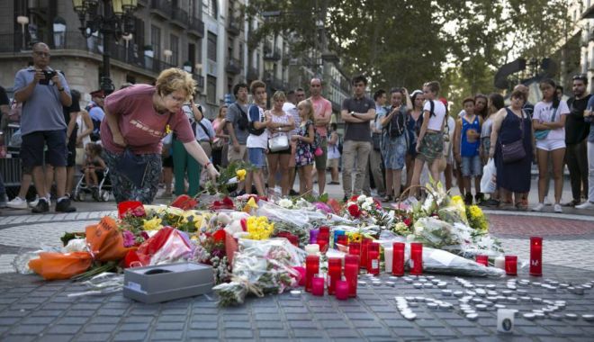 Barcelona a comemorat victimele atacului de pe La Rambla - barcelona-1566152313.jpg