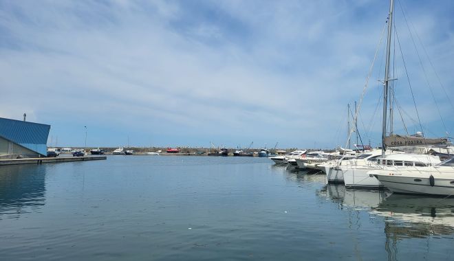 Pericol de înec, în Portul Turistic Tomis! Un bărbat a căzut din barcă - barci41685380431-1741947081.jpg