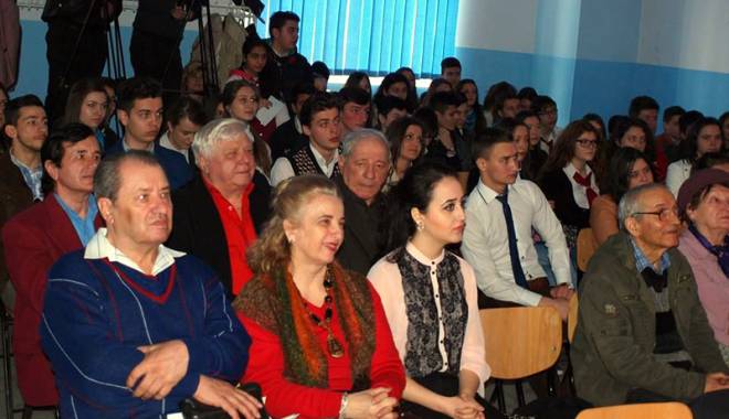 Momente artistice emoționante oferite de studenții basarabeni - basarabeni-1428248584.jpg