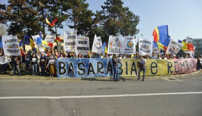 Scandal la Neptun! Basarabenii s-au împins cu jandarmii înaintea ședinței comune de Guvern - basarabia94634900-1442913749.jpg