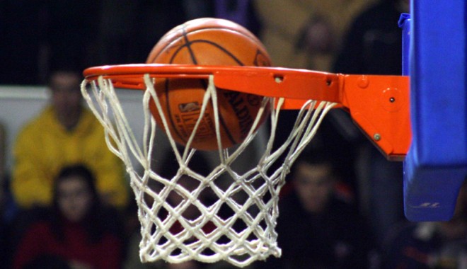 BC Farul, prima victorie din actuala stagiune - baschet-1385923363.jpg