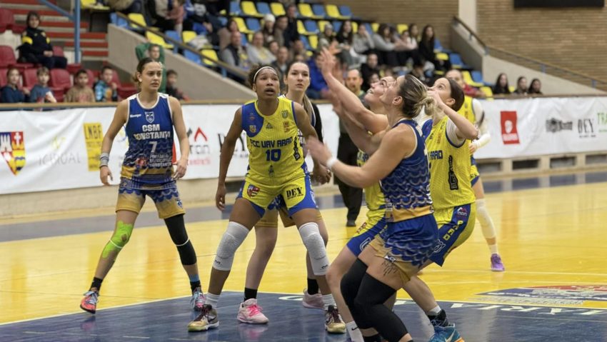 Baschetbalistele de la CSM Constanța au fost învinse la Arad