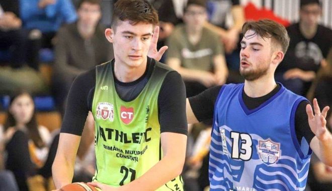 Trei juniori, cooptaţi în lotul echipei de seniori a BC Athletic - baschet2-1600361364.jpg
