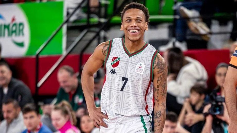 România l-a naturalizat pe baschetbalistul american Daron Russell - baschetbalist-romania-1759499856.jpg