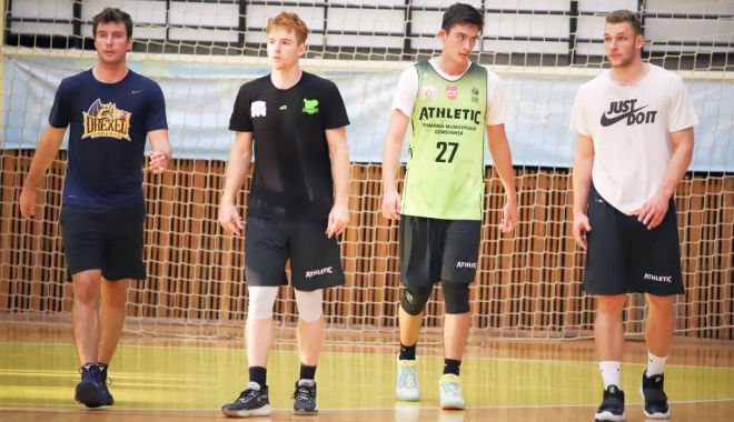 Baschetbaliştii de la BC Athletic, antrenamente în siguranţă, la Sala Sporturilor - baschetbalistii-1603462299.jpg