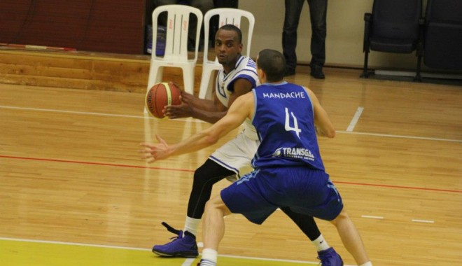 Baschet / BC Farul a obținut a doua victorie din sezon: 79-68 cu Mediaș - baschetfarul-1358070109.jpg