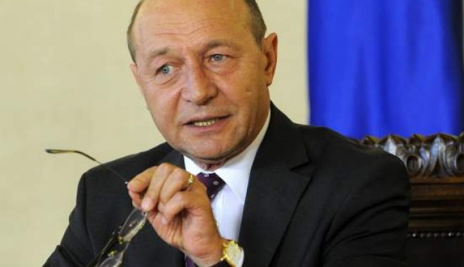 Traian Băsescu speră ca Obama să îi lăse pe români în SUA fără vize, timp de 90 de zile - base-1316258502.jpg