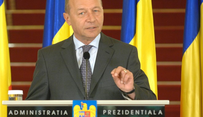 Întâlnire între președintele Băsescu și delegația FMI, CE și BM la Palatul Cotroceni - basecu-1319978584.jpg