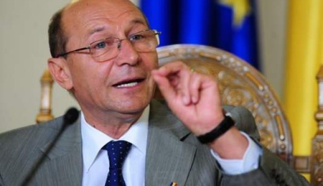 Băsescu: Dezbaterea privind acordul UE trebuie depolitizată, altfel riscăm decredibilizarea - basescu-1323878944.jpg