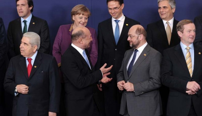 Ponta sau Băsescu la Consiliul European? CCR: Parlamentul NU poate decide - basescu-1348696473.jpg