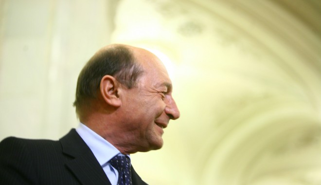 Traian Băsescu petrece ziua de 1 Mai pe litoral - basescu-1367396114.jpg