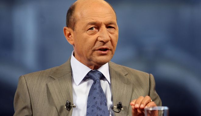 Băsescu, către premier: Vă rog, plecați de la Palatul Victoria doamna Dăncilă! - basescu-1532874578.jpg
