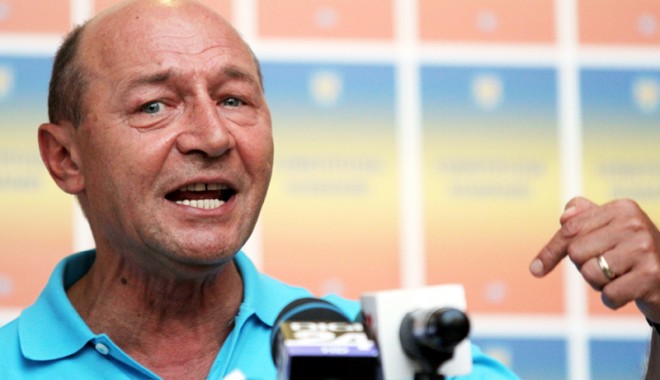 Ce spune Traian Băsescu despre prelungirea programului de votare - basescu1-1342623198.jpg