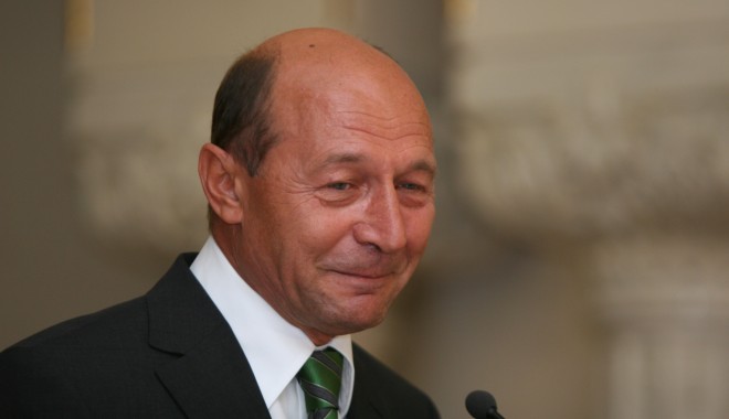 Traian Băsescu va vorbi mâine în Parlament - basescu11-1331048635.jpg