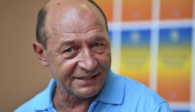 Îmbrânceli la mitingul pentru susținerea lui Traian Băsescu, de la Iași - basescu2-1342869715.jpg