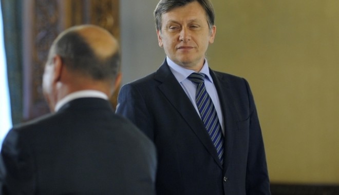 SUSPENDAREA PREȘEDINTELUI BĂSESCU E CONSTITUȚIONALĂ. Antonescu este PREȘEDINTE INTERIMAR - basescuantonescu-1341865008.jpg