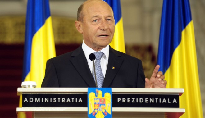 Băsescu a semnat decretul prin care Oprea devine ministru al Afacerilor Interne - basescuasemnat-1394041042.jpg