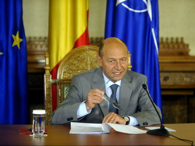 Băsescu a semnat decretul privind scutul - basescucotrocenibogdanstamatin-1320699420.jpg