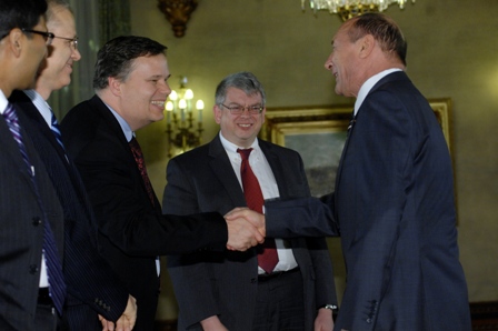 Președintele Băsescu se întâlnește în această după-amiază cu delegația FMI, CE și BM - basescufmi-1311571096.jpg