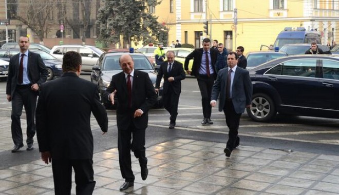 Băsescu s-a întâlnit la Cluj și cu primarii PDL - basescuintalnire-1392024331.jpg