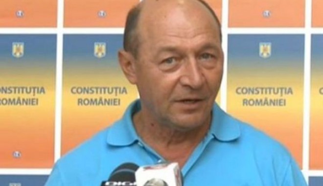 Președintele suspendat Traian Băsescu, la mitingul de susținere de la Cluj-Napoca - basescususpendat-1342255707.jpg