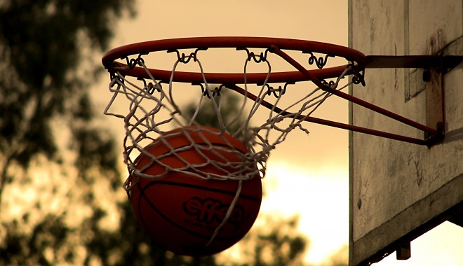 Liberalii constănțeni vă invită la baschet - basket-1397047690.jpg