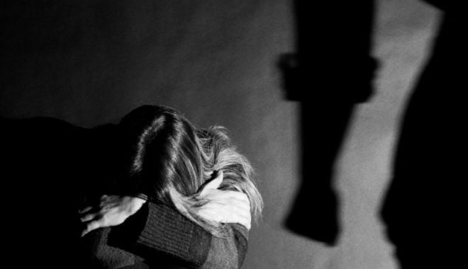 Pumnul lovește, Indiferența ucide: Zeci de femei sunt ucise în bătaie de partenerii de viaţă - bataie-1633366653.jpg