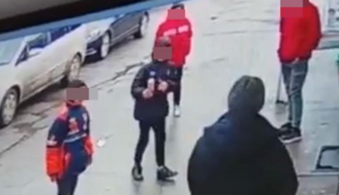 Copiii care au bătut un om al străzii din Timișoara au recunoscut că au făcut-o pentru a se distra - bataie-1640872947.jpg
