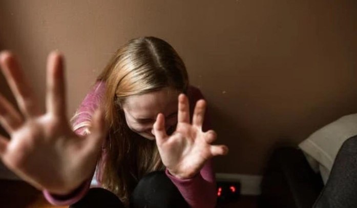 Scandal la liceu. Elevă de 17 ani agresată de colegă în pauză - bataie-eleve-1772189975.webp
