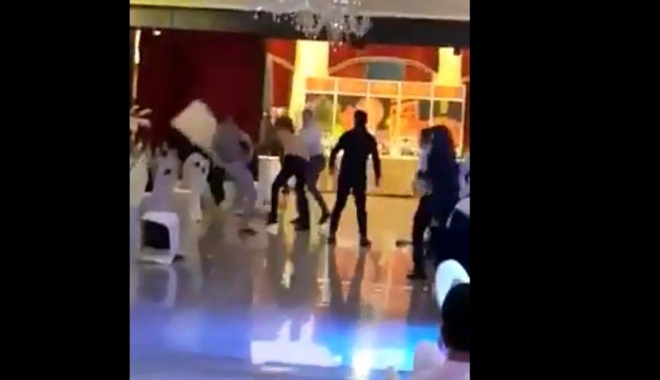 Bătaie cu scaune în cap în noaptea de Revelion! Scene șocante într-un restaurant - VIDEO - bataierestaurantvalcea-1514884019.jpg
