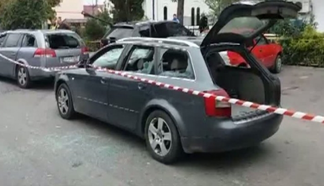 Bătaie cu TOPOARE, în fața Poliției: Patru victime, cinci mașini distruse - bataiescreenshotphp18326800-1506415071.jpg