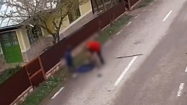 Bătrân bătut cu bâta de un vecin și călcat de o căruță din cauza unei neînțelegeri mai vechi - batran-batut-1744027364.jpg