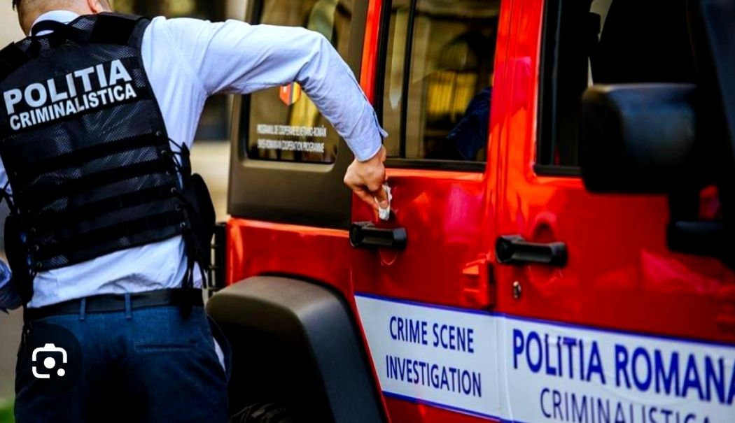 Descoperire macabră: O femeie în vârstă a fost găsită bătută, strangulată şi înjunghiată în propria casă - batrana-ucisa-1713096861.jpg