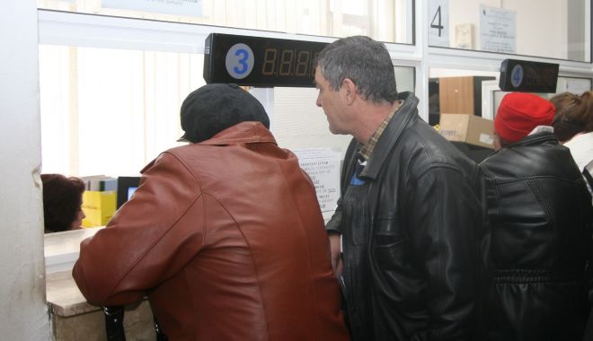 Vârstnicii nu mai pot merge în audiență la Casa de Pensii - batranii-1583961750.jpg