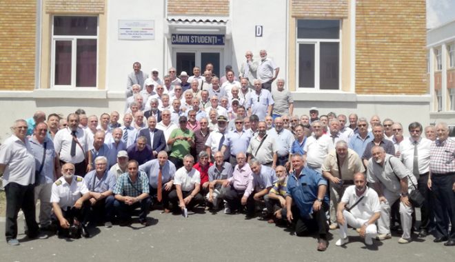 Bătrânii lupi de mare s-au întâlnit după 40 de ani - batraniilupidemare-1529239604.jpg