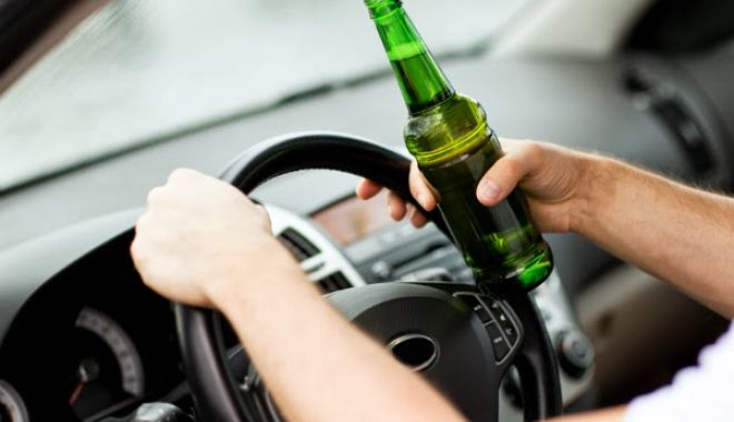 Alcoolul  îi afectează teribil pe șoferi în trafic - baut-1531490305.jpg