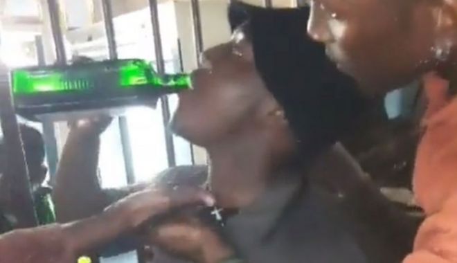 Un tânăr a murit imediat după ce a băut o sticlă întreagă de alcool, în doar două minute - bautura-1657713836.jpg