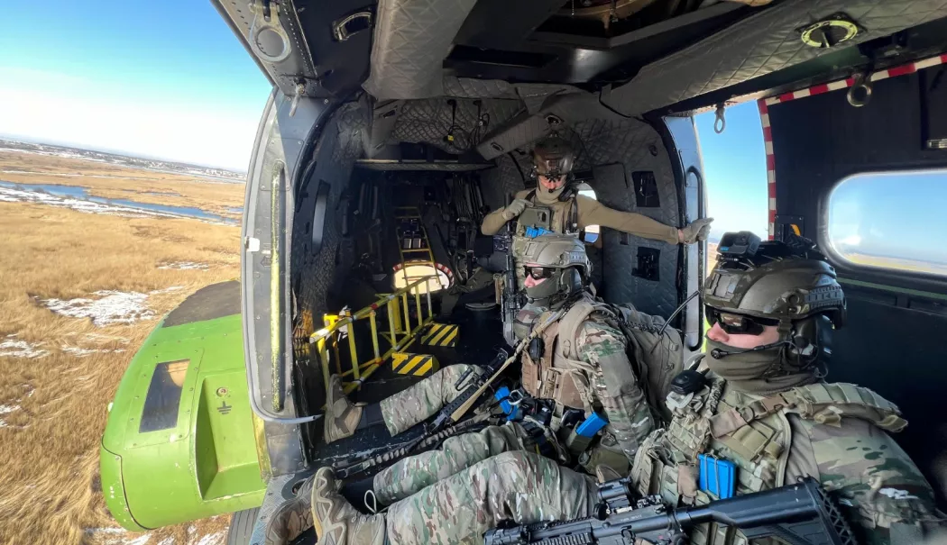 Militari români și francezi, antrenament comun susținut de Baza 57 Aeriană de la Mihail Kogălniceanu - baza-57-1771940755.webp