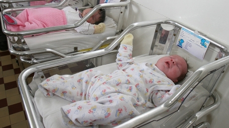 Adio, Mercedesa, Bomboana și Televizor! Noul Cod Civil interzice numele indecente sau ridicole - bb-1317300695.jpg